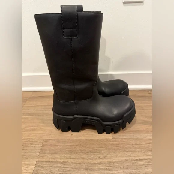 Balenciaga Bulldozer Boots - Picture 2 of 9